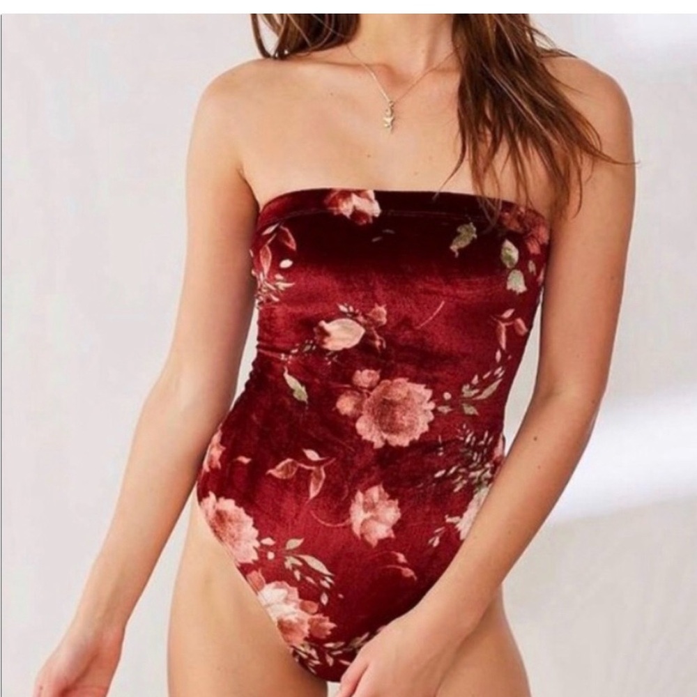 Urban Outfitters Out From Under Floral Velvet Bodysuit in Rich Burgundy Sz Small